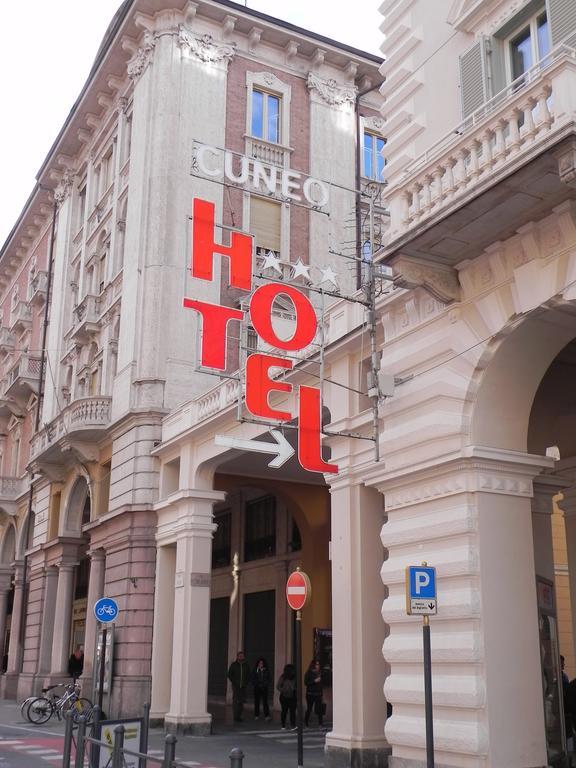 Cuneo Hotel Екстериор снимка