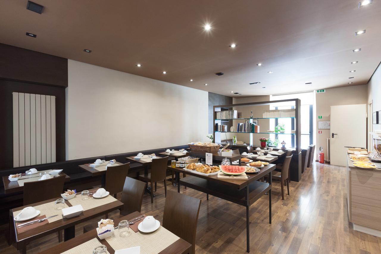 Cuneo Hotel Екстериор снимка