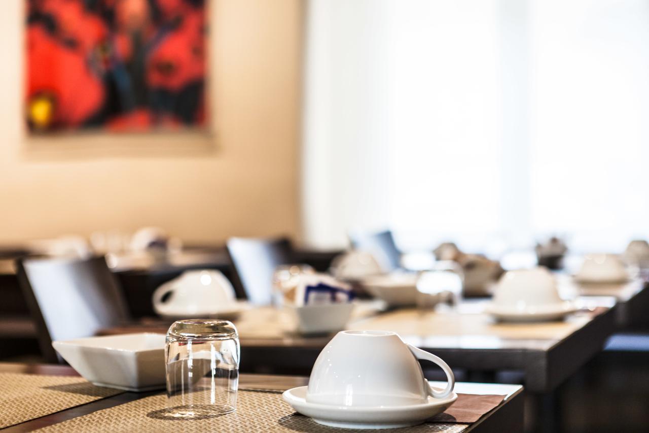 Cuneo Hotel Екстериор снимка